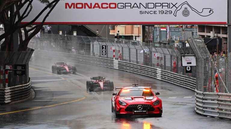 the rain falls on Monaco, the start of the race delayed… Follow the Grand Prix