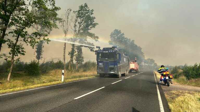 700 people evacuated due to forest fire near Berlin