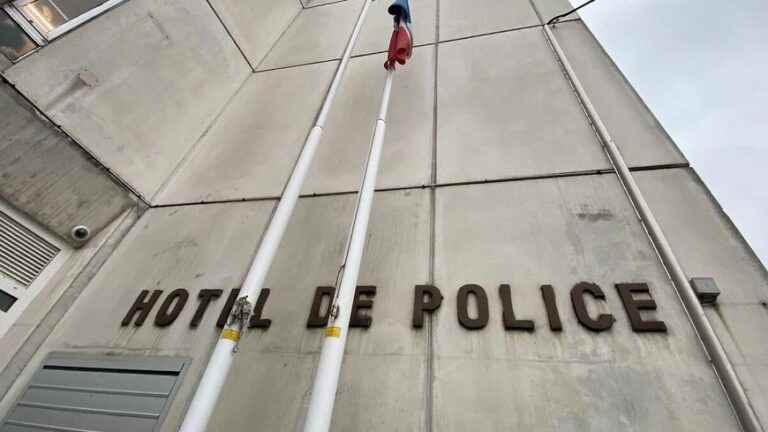 A drunken man seriously injures his sister in the Dordogne by beating her with a broom