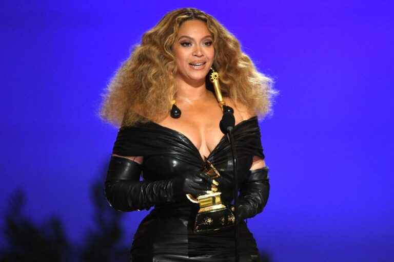 A first album in six years |  Beyoncé announces her comeback