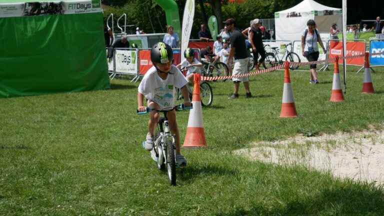 A triathlon for children in the center of Guéret