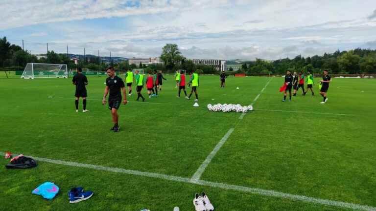 ASSE back in training with Laurent Batlles and new recruits