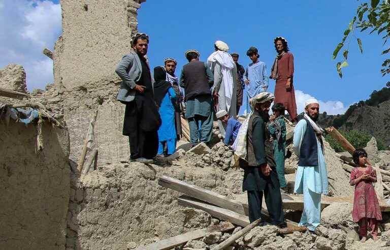 Afghanistan earthquake survivors anxiously await aid