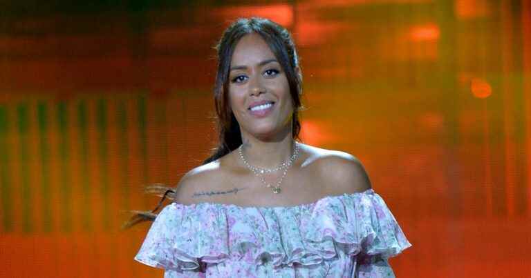 Amel Bent solo mother of 3 children: she presents her “new friend”!