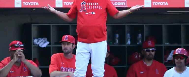 Angels show Joe Maddon the way out