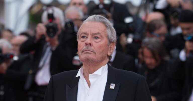 “Another brother who leaves”: Collapsed, Alain Delon reacts to the death of Jean-Louis Trintignant