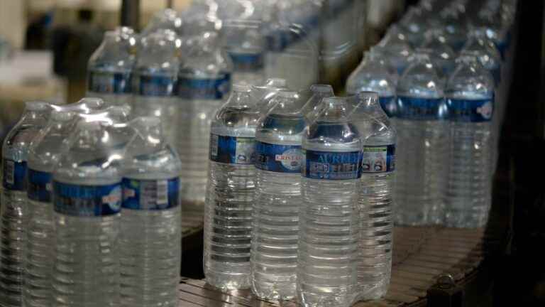 As a result of inflation, the price of bottled water is rising