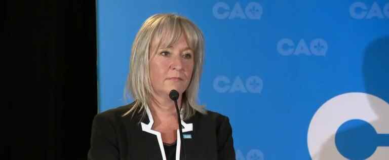 Caroline St-Hilaire officially invests for the CAQ in Sherbrooke