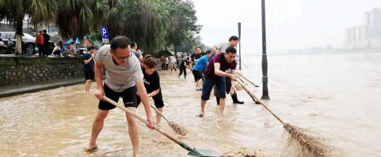 China: rains kill 10 and evacuate nearly 300,000