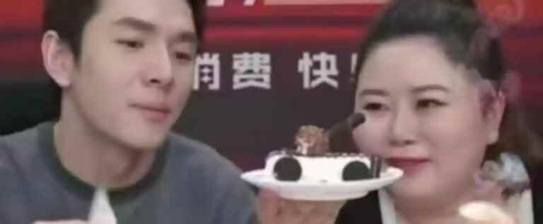 Chinese blogger shows tank cake, then disappears