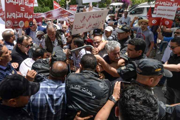 Constitutional amendments in Tunisia |  Clashes during a demonstration against the referendum