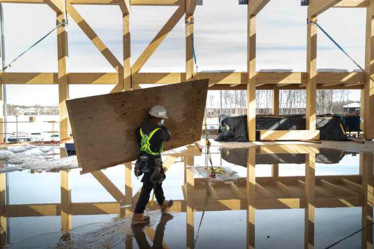 Construction industry in Quebec |  Women make up 3.27% of the active workforce