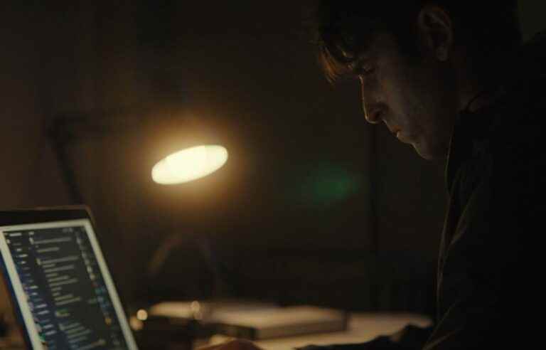 [Critique] “In the Age of Decoys: The Internet of Crime”: Screen Crime