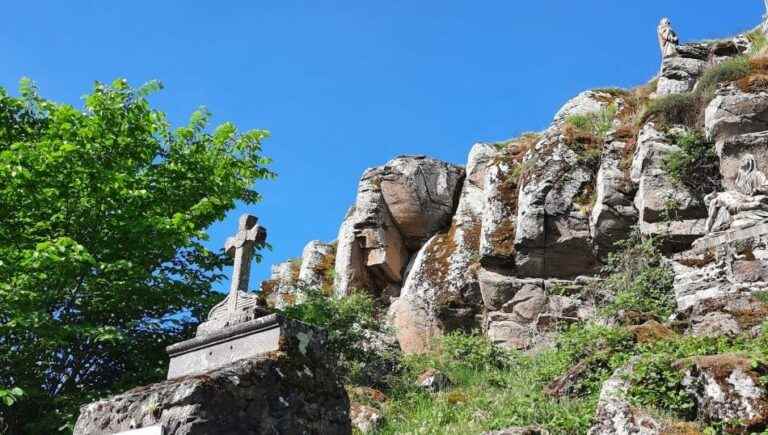 Discovering the Chemin du Calvaire de St Bonnet near Orcival