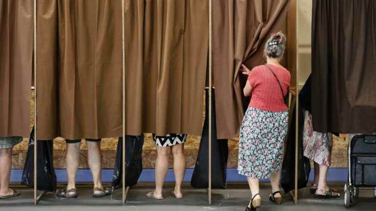 Emmanuel Macron voted in Le Touquet