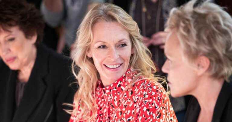 Estelle Lefébure mom, she declares her “unconditional love” to Emma Smet, her double