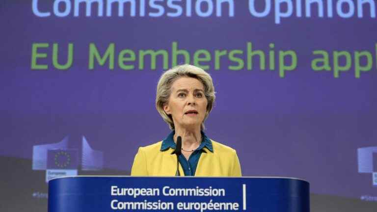 European Commission recommends granting Kyiv EU candidate status