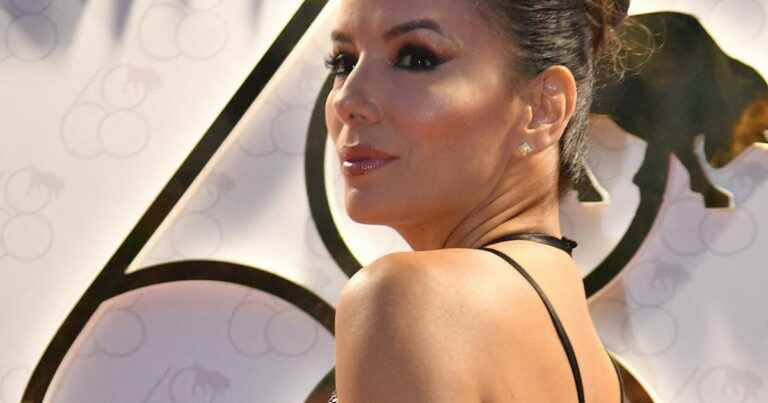 Eva Longoria sexier than ever: she dazzles in a dress that reveals her chest