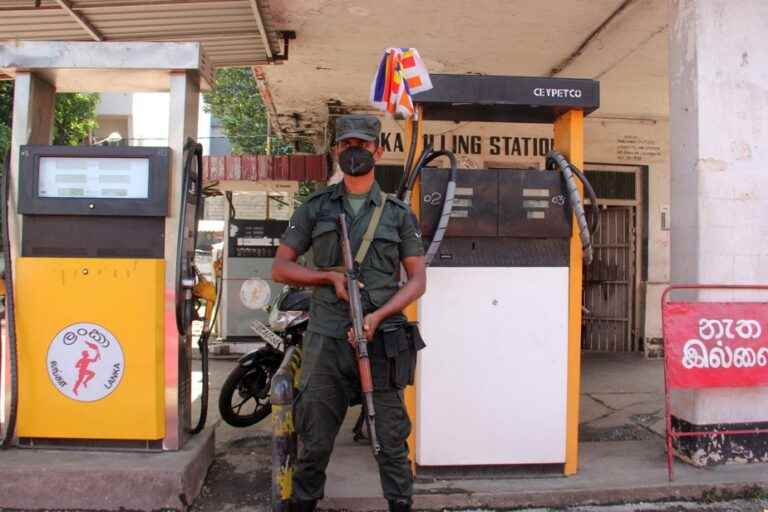 Fuel shortage in Sri Lanka |  Soldiers open fire to contain a riot at a gas station