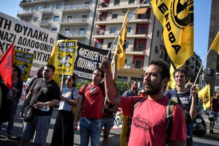 Greece |  Hundreds of protesters at the opening of the Golden Dawn appeal trial