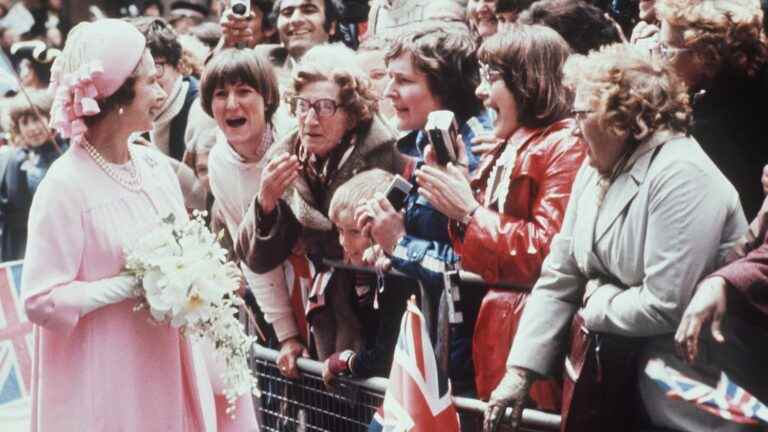 In 1977, this other jubilee of Elizabeth II, against a backdrop of economic crisis and punk protest