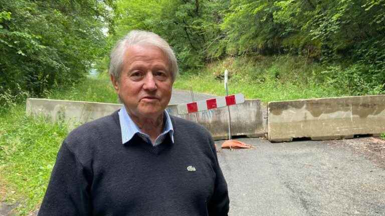 In the Dordogne, he pays nearly 100,000 euros for work to reopen the road in front of his tourist site