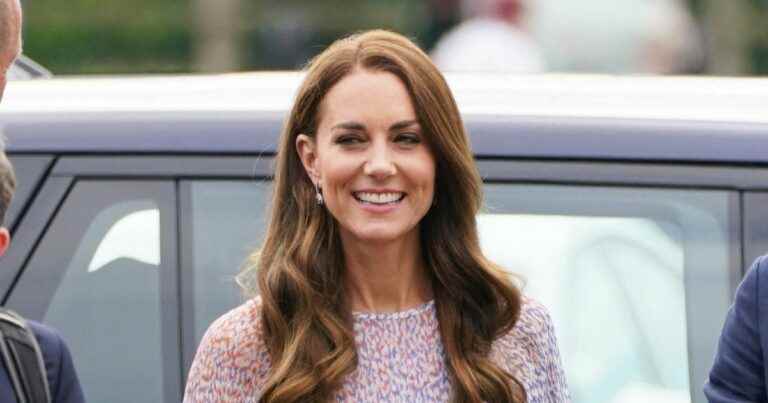 Kate Middleton: Laughter after a football on heels, the all-terrain duchess impresses!