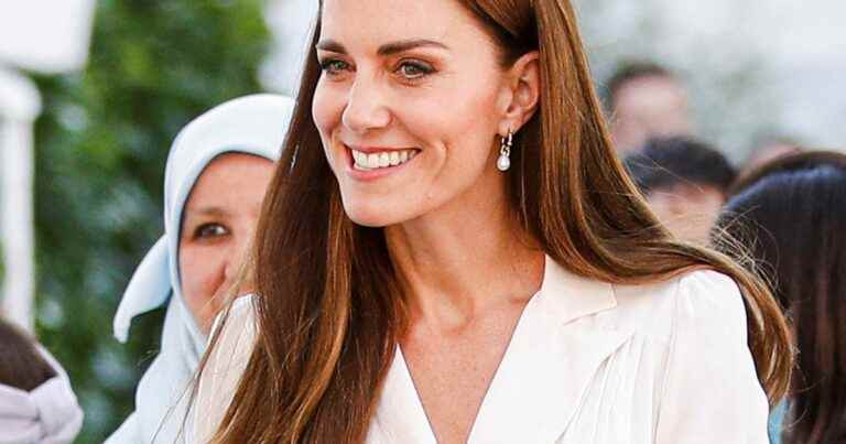 Kate Middleton: Royal in a white dress and welded with William for a very sad birthday