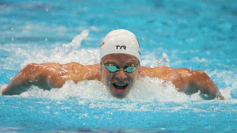 Léon Marchand silver medal in the 200 meter butterfly at the World Swimming Championships