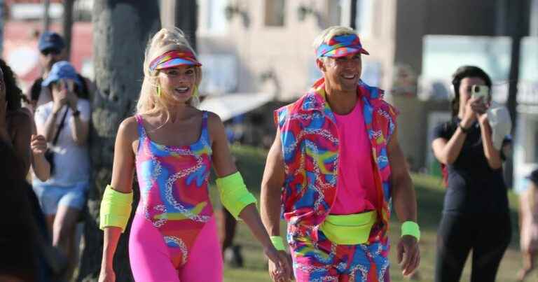 Margot Robbie and Ryan Gosling: fluorescent bodysuits, rollerblades, Barbie and Ken put on a show at Venice Beach