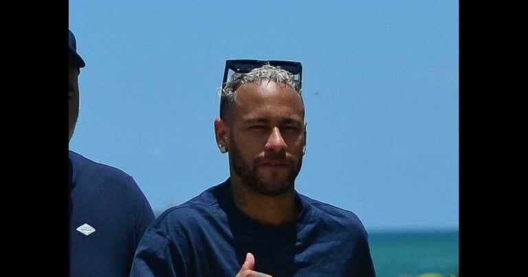 Neymar takes it easy in Miami with his new partner and his sister, superb in bikinis