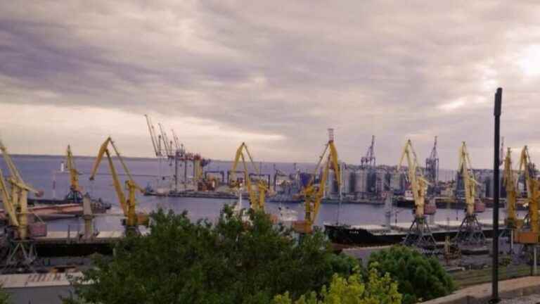 Odessa, a port under Russian blockade which paralyzes grain exports