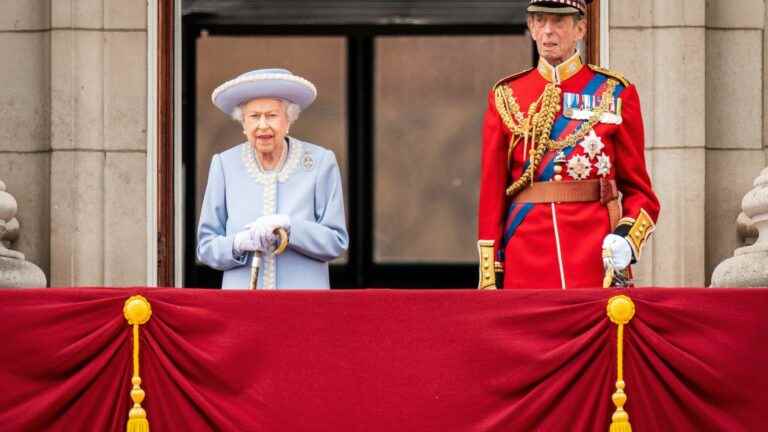 Queen will not attend mass on Friday due to ‘discomfort’