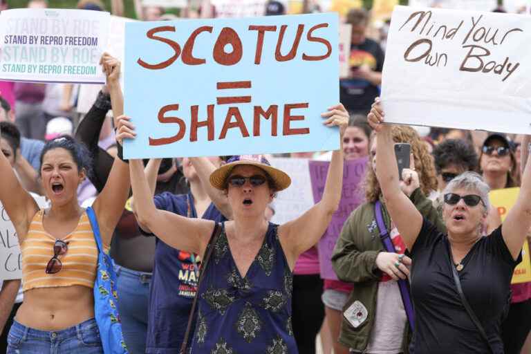 Roe v.  Wade invalidated |  Protesters gather in several states