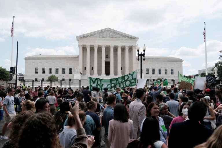 Roe v.  Wade invalidated |  Supreme Court decision denounced by Canadian politicians