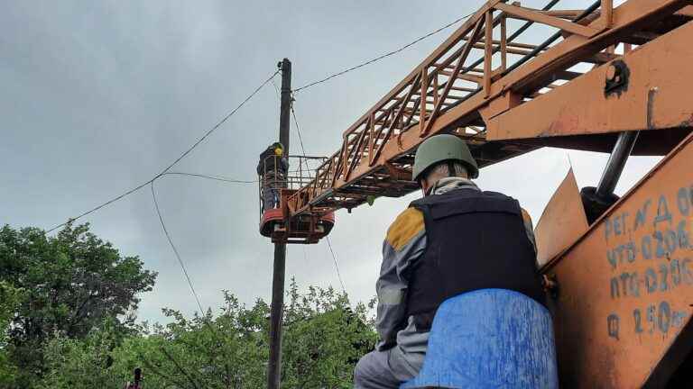 Russia ‘intentionally’ targets power lines in Donbass, national grid technicians say