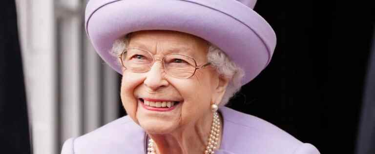 Scotland: second public appearance in two days for Elizabeth II