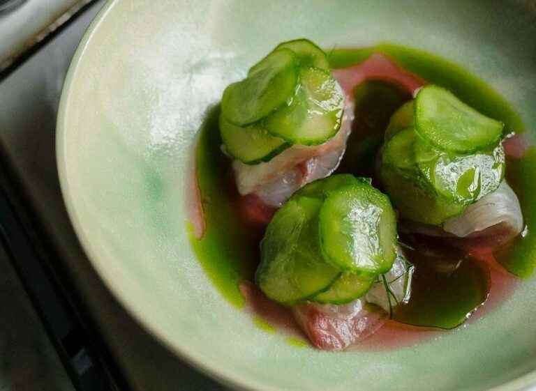 Sea bream with cucumber and Datsha rose