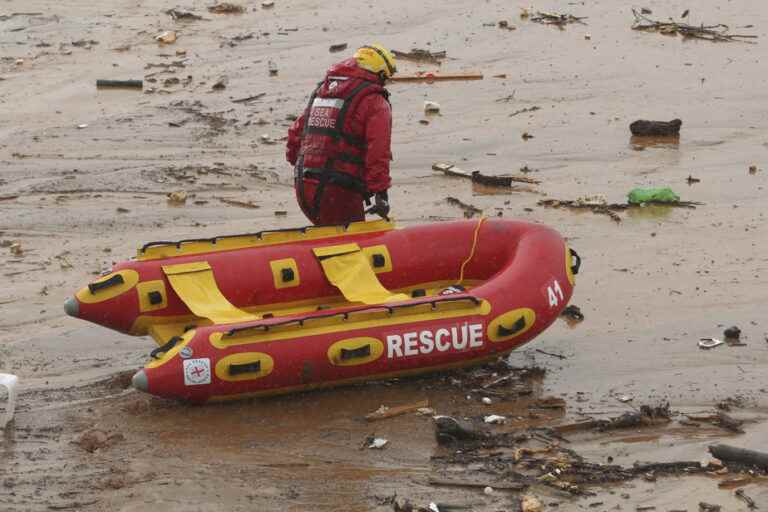 South Africa |  Dozens of people still missing after the great floods of April