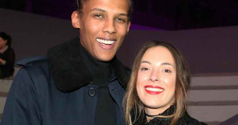 Stromae with her son by the sea: hot sand, swimming and sunbathing… photos of the cute duo