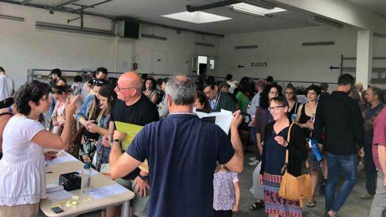 Success for the first sale of books and CDs at the Pau departmental library