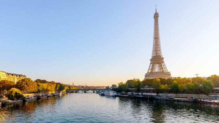 Summer is coming !  Win a cruise on the Seine EVERY DAY