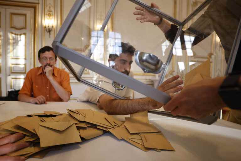 The French go to the polls for the last round of the legislative elections