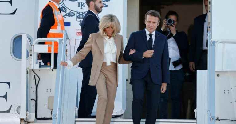 The Macron at the G7: Brigitte shines in a lavallière collar, Emmanuel drops the jacket!