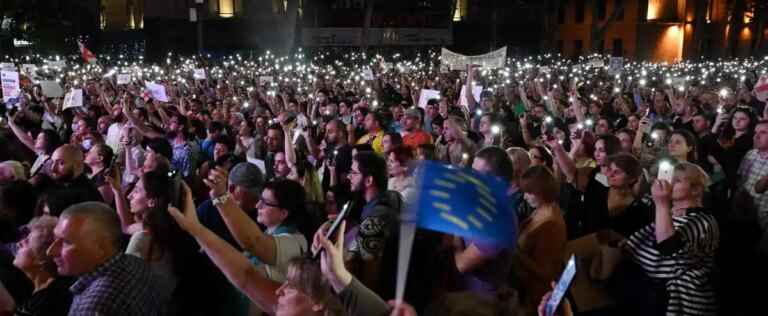 Thousands of Georgians march to demand membership of the European Union