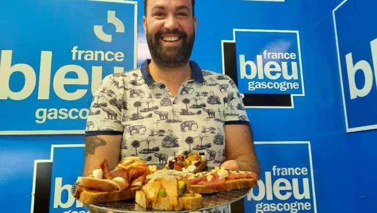 Toasts with all the sauces among all the tapas at the World Food Café in Mont-de-Marsan