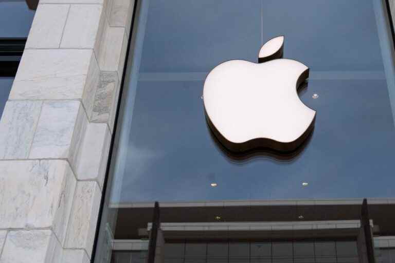 United States |  Victory for the first union in an Apple store