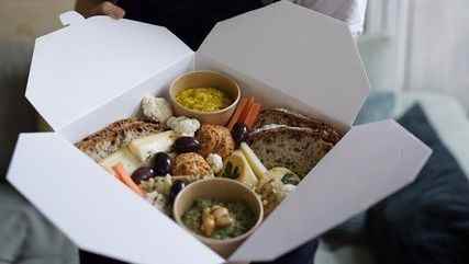 Vegetarian Spreads with Dip Dip in Bordeaux