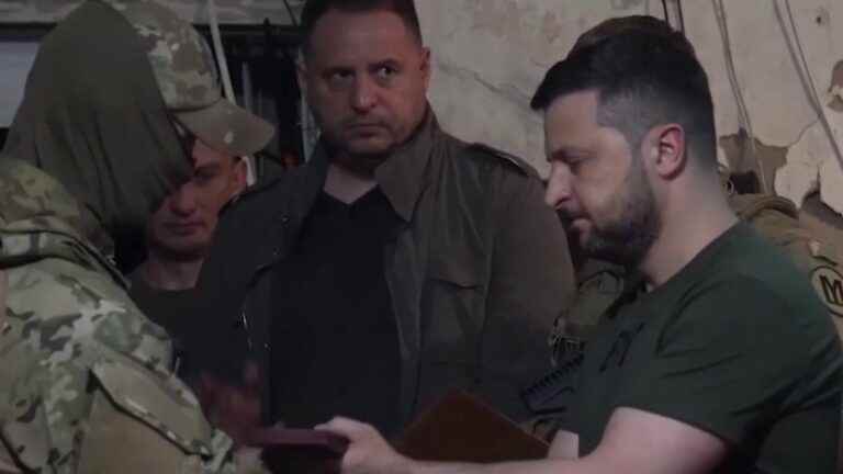 Volodymyr Zelensky visits his troops