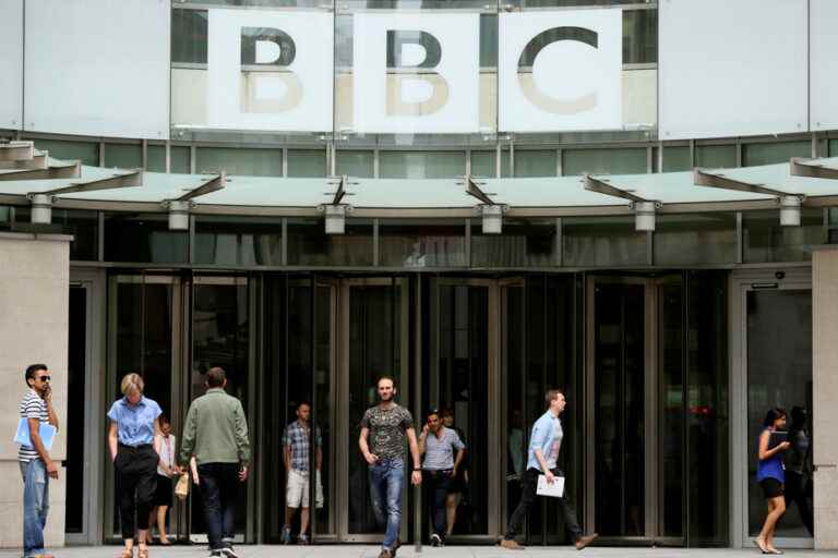 The BBC cuts 382 posts in its international service